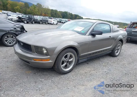 2005 Ford Mustang V6 Deluxe/V6 Premium из США, поврежденный, VIN 1ZVFT80N355238167
